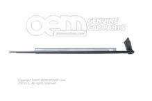 Tesnenie okennej štrbiny s ozdobnou lištou čierno-lesklé