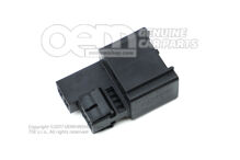 Puzdro s plochými konektormi s blokovaním kontaktov