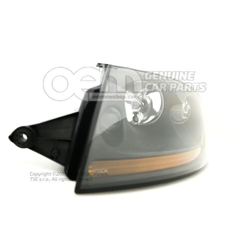 Halogénový trojitý svetlomet