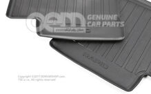 1 súprava rohoží (guma)