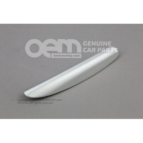 Ozdobte hliníkovým brúseným striebrom