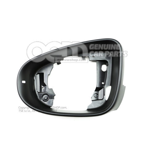 Orezajte saténovo čiernou farbou