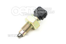 Spínač pre cúvacie svetlo (1)