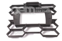 Ozdobte saténovo čiernu Škodu Octavia 5E (3)