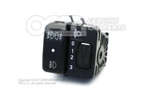 Spínač hmlových svetiel, zadného hmlového svetla a spínača dosahu svetlometov pre vnútorné svetlo s