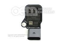 Zapaľ. cievka s konektormi zapaľovacích sviečok 06H905110P (2)