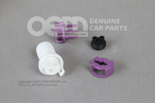 Puzdro s plochými kontaktmi s blokovaním kontaktu a priechodkou