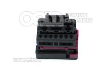 Puzdro s plochými kontaktmi s blokovaním kontaktu