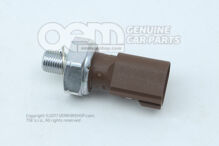 Spínač tlaku oleja