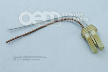 Držiak žiarovky s vedeniami