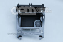 Úložný priestor namiesto popolníka popolník saténovo čierny