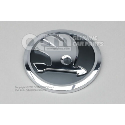 Znak SKODA vysoký chróm / čierna Škoda Rapid 5J