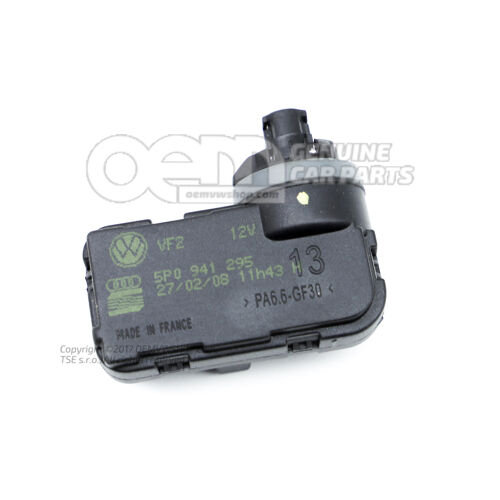 Servomotor sklonu svetlometov