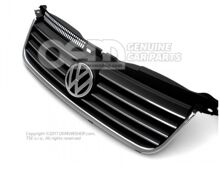 Mriežka chladiča s pochrómovanými ozdobnými lištami saténová čierna