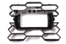 Ozdobte saténovo čiernu Škodu Octavia 5E (2)