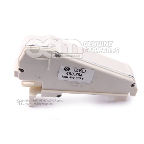 Servomotor pre dverný zámok