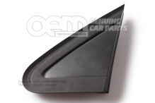 Orezajte saténovo čiernou farbou