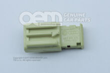 Puzdro s plochými kontaktmi