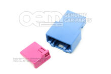 Puzdro s plochými kontaktmi s blokovaním kontaktu (1)