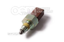 Spínač pre cúvacie svetlo (1)