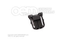 Puzdro s plochými kontaktmi s blokovaním kontaktu