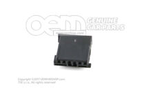 Puzdro s plochými konektormi (7)