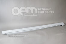 Obloženie bočného člena opatrené základným náterom Volkswagen Passat GTE 4 motion