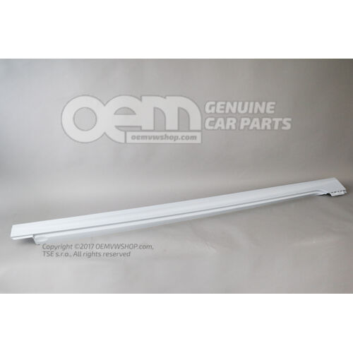 Obloženie bočného člena opatrené základným náterom Volkswagen Passat GTE 4 motion