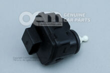 Servomotor sklonu svetlometov