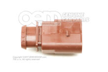 Puzdro s plochými kontaktmi s blokovaním kontaktu