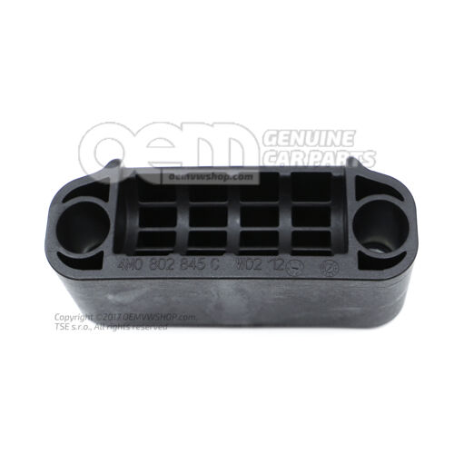 Uchytenie zdviháka vozidla