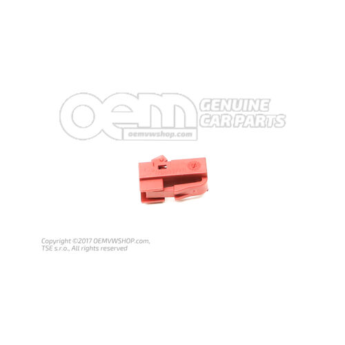 Puzdro s plochými kontaktmi s blokovaním kontaktu