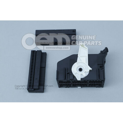 Puzdro s plochými kontaktmi s blokovaním kontaktu